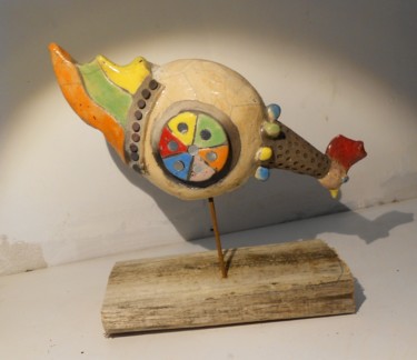 제목이 "la poule astèque"인 조형물 Armelle Colombier로, 원작, 도예