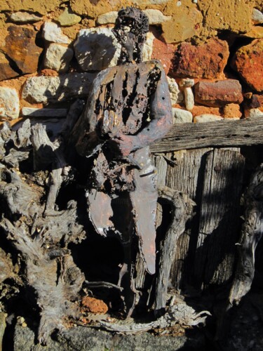 LA MIGRANTE Sculpture intitulée "LA MIGRANTE" par Michel Moskovtchenko, Œuvre d'art originale, Métaux