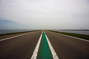 Photographie intitulée "La ligne verte" par Yseult D., Œuvre d'art originale, Photographie numérique Monté sur artwork_cat.