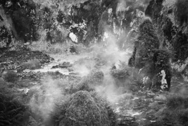 Photographie intitulée "Vapours" par Larry Claude Duféal, Œuvre d'art originale