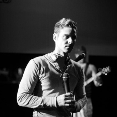Photographie intitulée "Julien/ze band" par Max Ams, Œuvre d'art originale