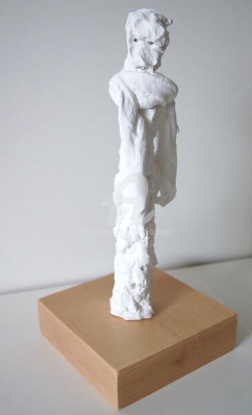 「Figure IV」というタイトルの彫刻 Erwin Brueggerによって, オリジナルのアートワーク, しっくい