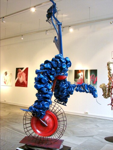 제목이 "Bike women"인 조형물 Mitas로, 원작, 금속