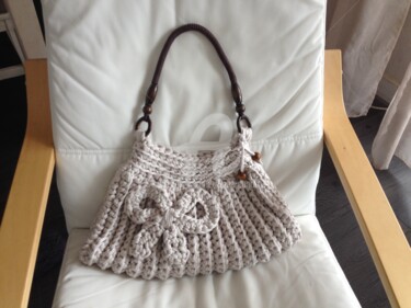 Sac à main beige clair au crochet