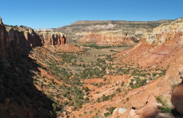 Photography titled "Kitchen Mesa Trail" by Elke Matthaeus, Original Artwork