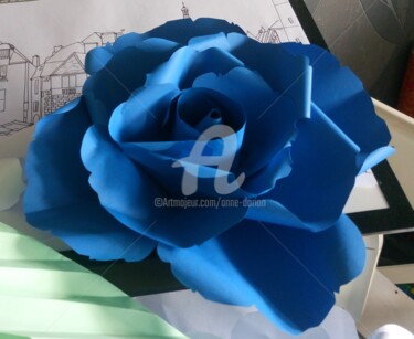 Le bleu habillé de pétales