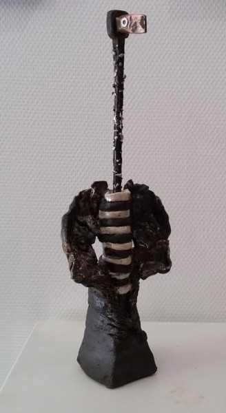 Sculpture intitulée "vautour" par Laydev, Œuvre d'art originale, Céramique