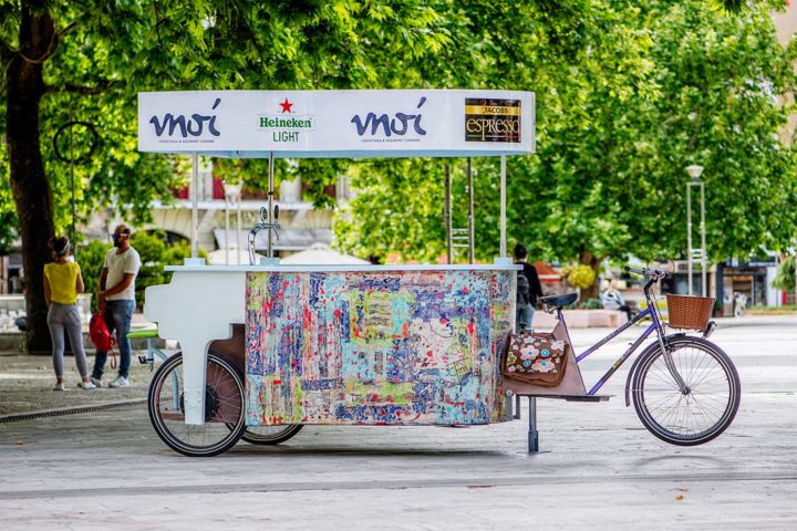 Sculptuur getiteld "PIANO BIKE BAR & MO…" door Chris Tsonias, Origineel Kunstwerk