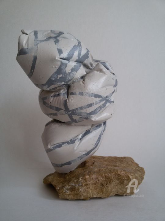 Sculpture titled "Bee" by Kristiyan Zheynov, Original Artwork, Mixed Media