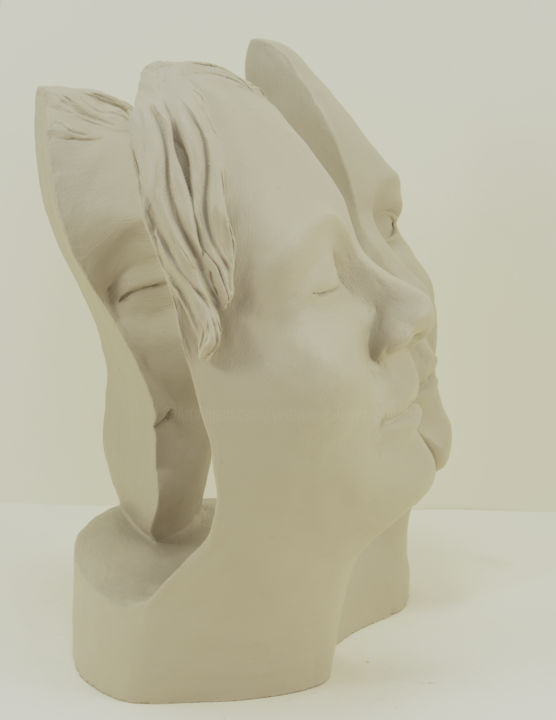 Triptyque 雕塑, 9.1x7.5 in