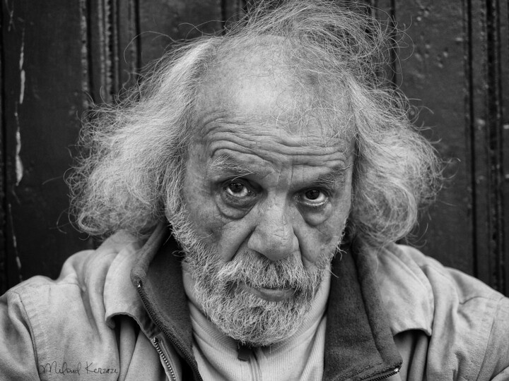 Φωτογραφία με τίτλο "Regarde moi" από Miloud Kerzazi, Αυθεντικά έργα τέχνης