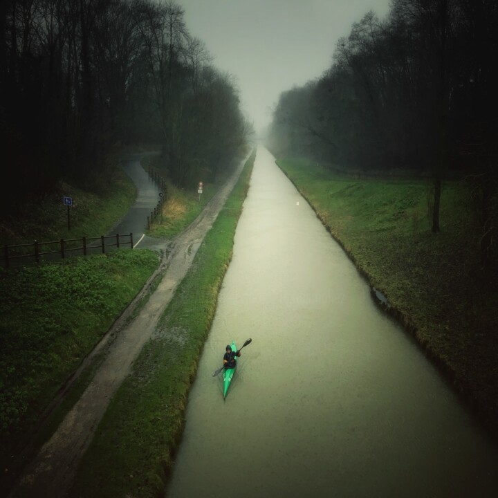 Fotografía titulada "Le canoë kayak sous…" por Agnès M, Obra de arte original, Fotografía analógica