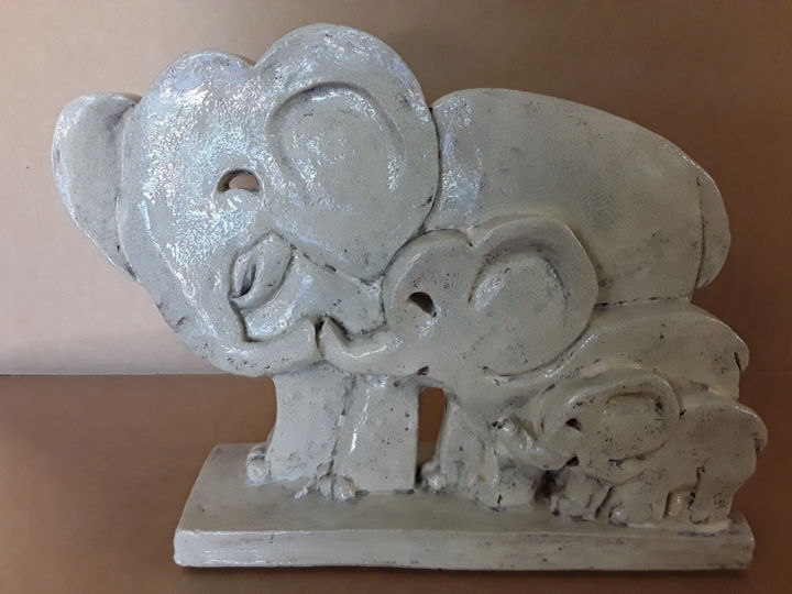famille élephants 雕塑, 9.5x13.4 in