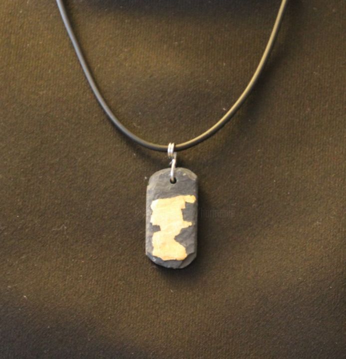 Collier en ardoise doré à la feuille C88 设计, 1.2x0.6 in
