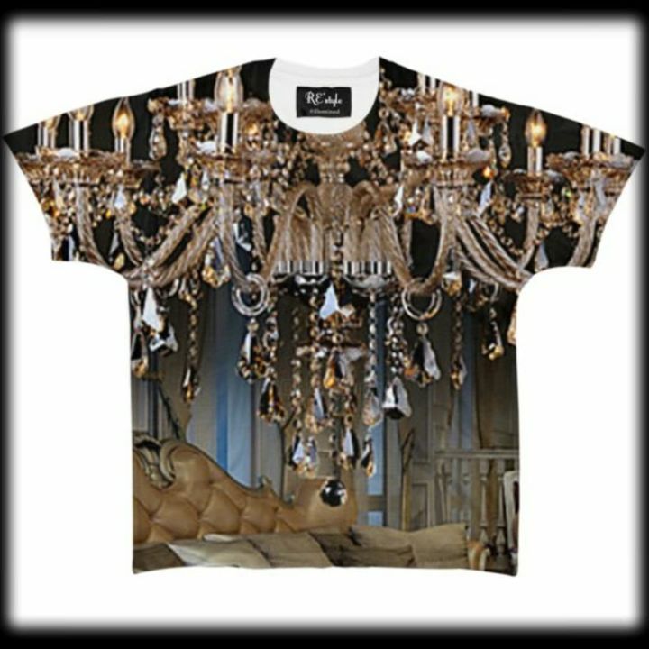 Artigianato intitolato "TSHIRT RE'Style #il…" da Simone Lazzarini, Opera d'arte originale