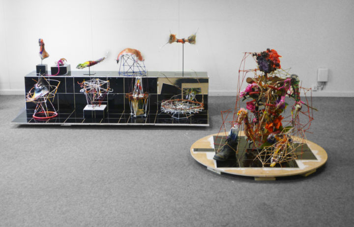 Installation intitulée "vue d'ensemble du c…" par Baptiste Vanweydeveldt, Œuvre d'art originale, Personnages et corps