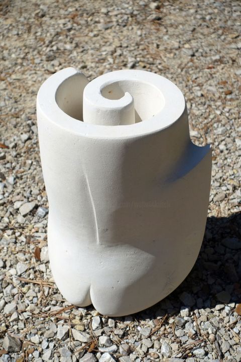Skulptur mit dem Titel "la vie s'enroule" von Walter Kuschniersch, Original-Kunstwerk, Stein