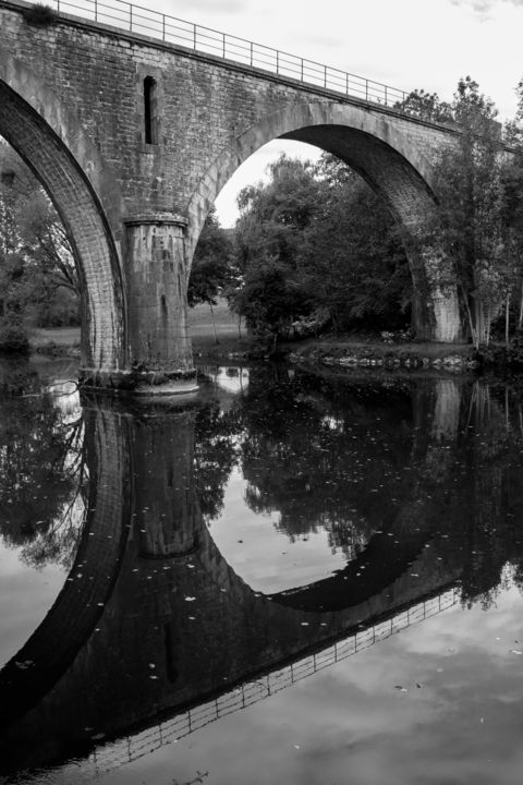 Photography titled "Le pont en rond" by Fender Photographie, Original Artwork