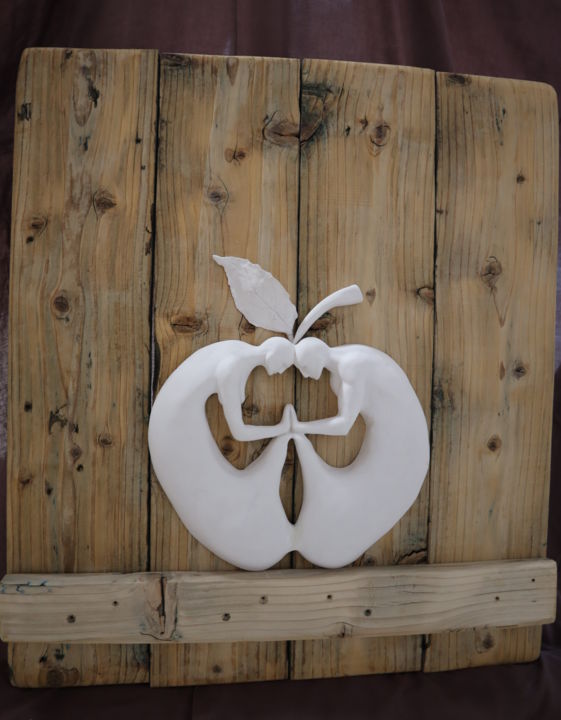 "Fruit Défendue" "Pomme" "Amour Fusionnel" 雕塑, 25.4x22.6 in