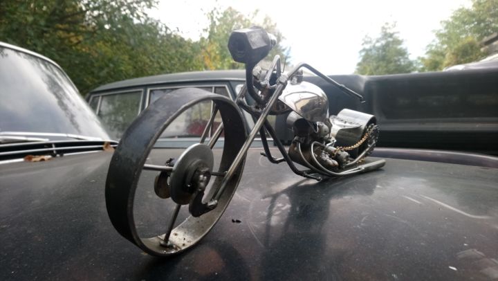 Show Bike 雕塑, 5.9x17.7 in
