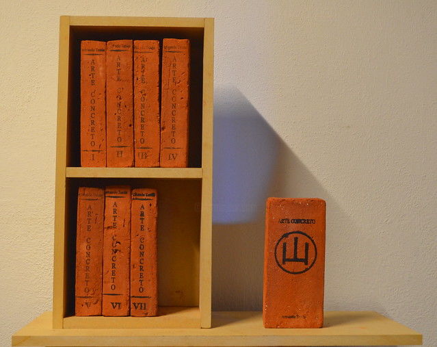 Sculpture titled "Concrette art encic…" by Armando Tanus, Original Artwork, Clay