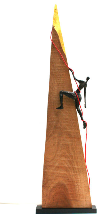 Grimpeuse sur montagne de bois (2), escalade 雕塑, 31.5x9.1 in