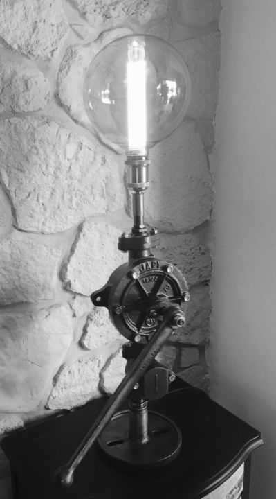 Художественная композиция под названием "Lampe Japy" - L’Avant Demain, Подлинное произведение искусства, Светильник