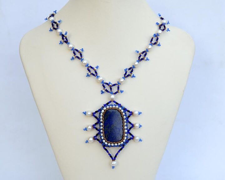 Midnight in the city necklace 设计