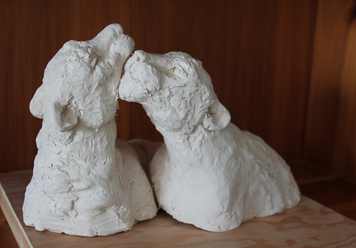 Sculpture intitulée "Les lionnes - Le ba…" par Catherine Costet (Lccat), Œuvre d'art originale, Terre cuite