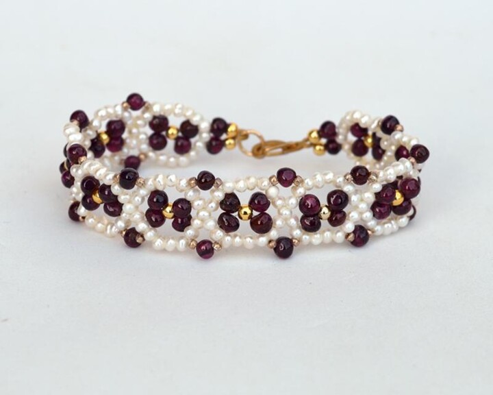 Garnet and pearls bracelet 设计