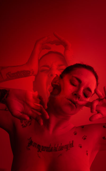 Photography titled "Crazy Red" by Audrey Herlin Photographie, Original Artwork, Digital Photography