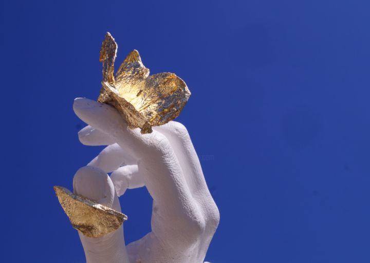 Sculptuur getiteld "L'effet papillon -…" door Marine Tessier, Origineel Kunstwerk, Gietwerk