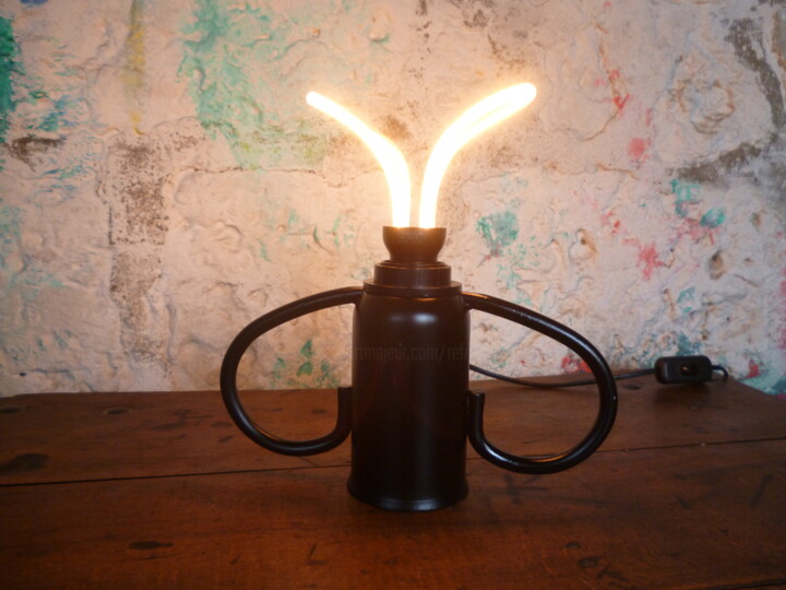 LAMPE INDUSTRIELLE - PAPILLON Design, 9.5x9.5 in