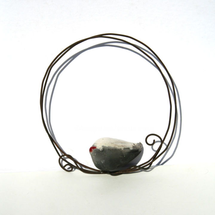 Sculpture titled "Oiseau raku à suspe…" by Vanessa Renoux, Original Artwork, Ceramics