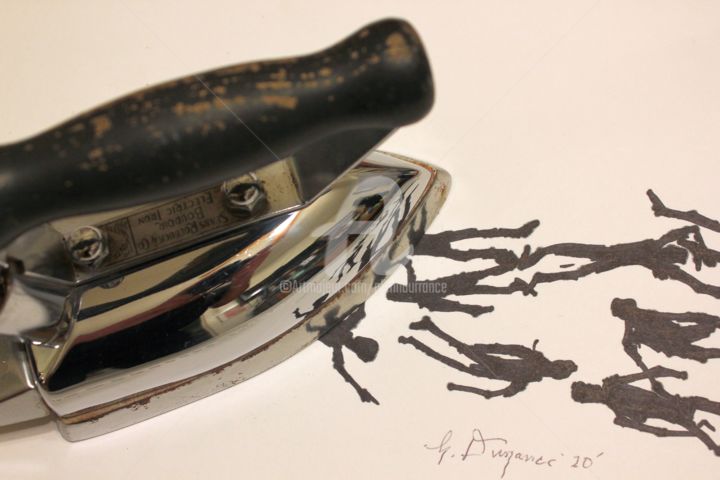 Fotografie getiteld "Ironing Out My Conf…" door Glenn Durrance, Origineel Kunstwerk, Digitale fotografie