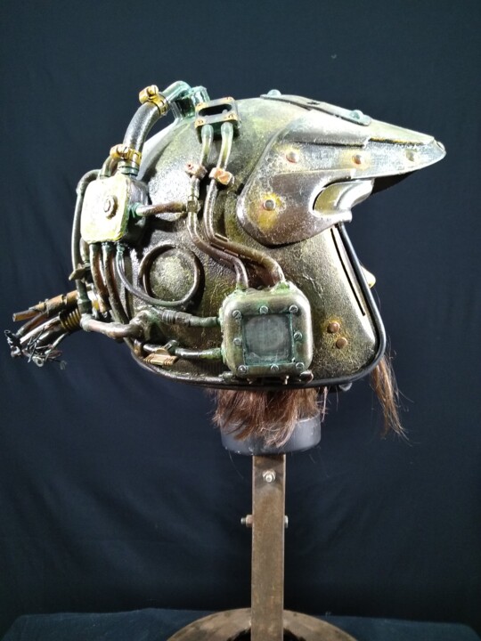 Brain exo pump helmet 雕塑, 22.4x11.8 in