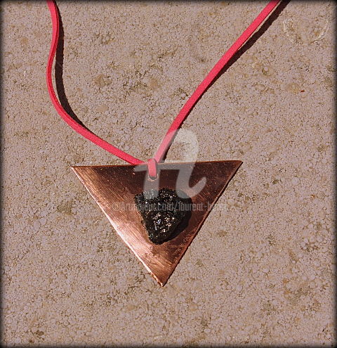 设计,  2.4x2.2 in 