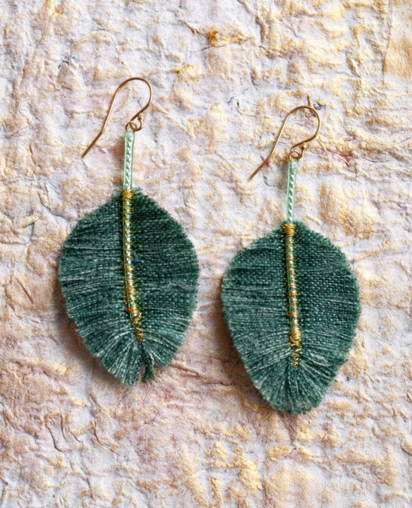 Boucles d'oreilles plumes de Pénélope émeraude 纺织艺术
