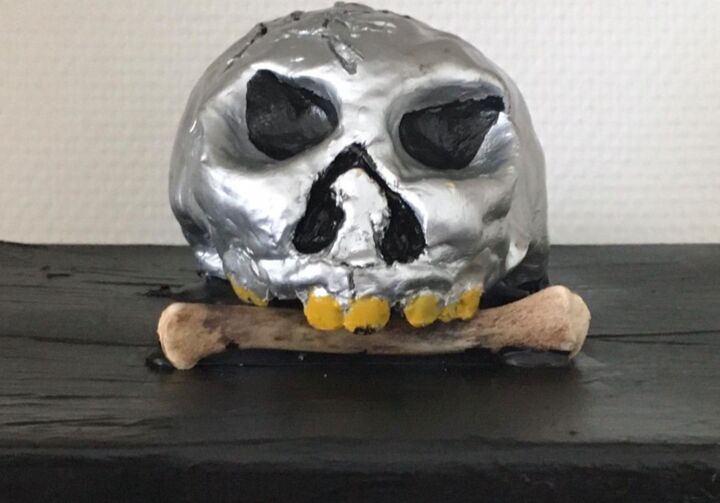 Skulptur mit dem Titel "The skull" von Pascale De Iudicibus, Original-Kunstwerk, Terra cotta
