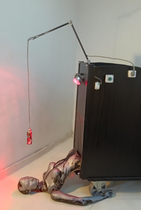 Consume (kinetic art installation) 雕塑, 63x82.7 in