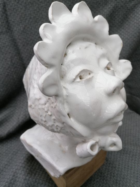Mathilde 雕塑, 8.7x7.1 in