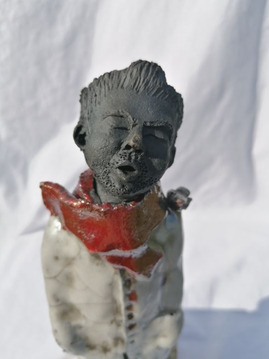 L'homme à l'écharpe rouge 雕塑, 9.7x3.5 in