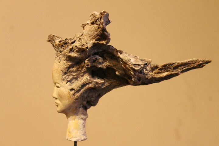 Sculpture titled "Presence" by Chantalle Smeets, Original Artwork, Wood