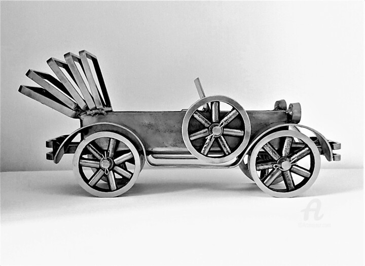 Vintage Cabriolet / Automobile - The Old Vehicles series 雕塑, 6.7x11 in