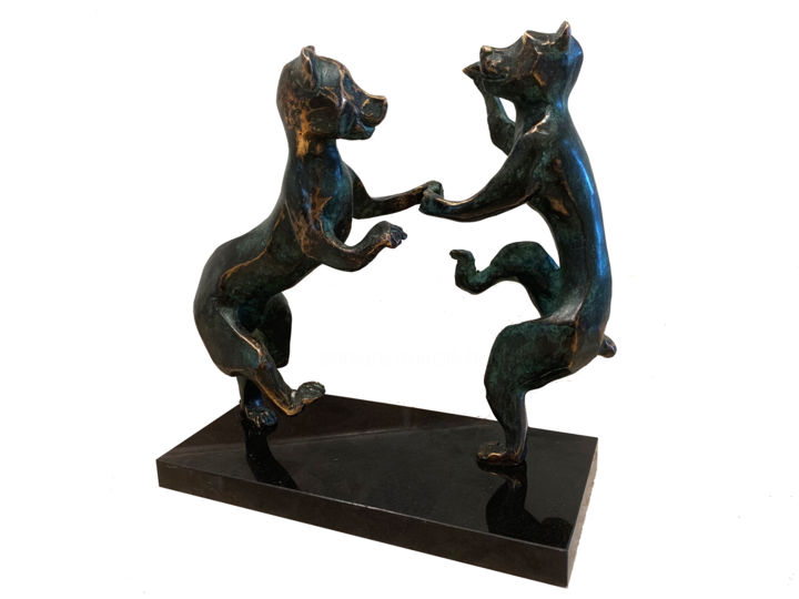 Bear dance 雕塑, 10.2x9.8 in