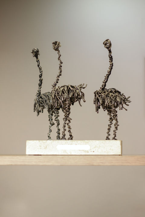 Family (24x20x10 2.2kg iron, stone) 雕塑, 9.5x7.9 in