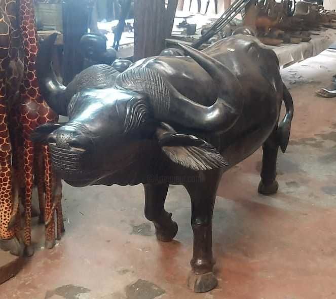 Ebony buffalo 雕塑, 24x48 in