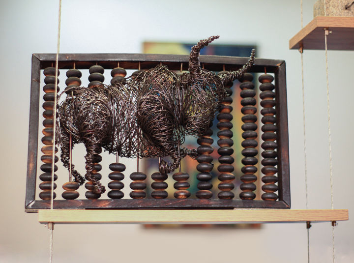 Financial mess (28x45x18 4.2kg Iron, wood) 雕塑, 11x17.7 in