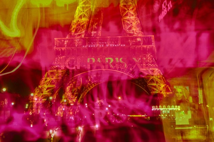「PARIS TOUR EIFFEL」というタイトルの写真撮影 Gaudi .Cによって, オリジナルのアートワーク, ライトペインティング