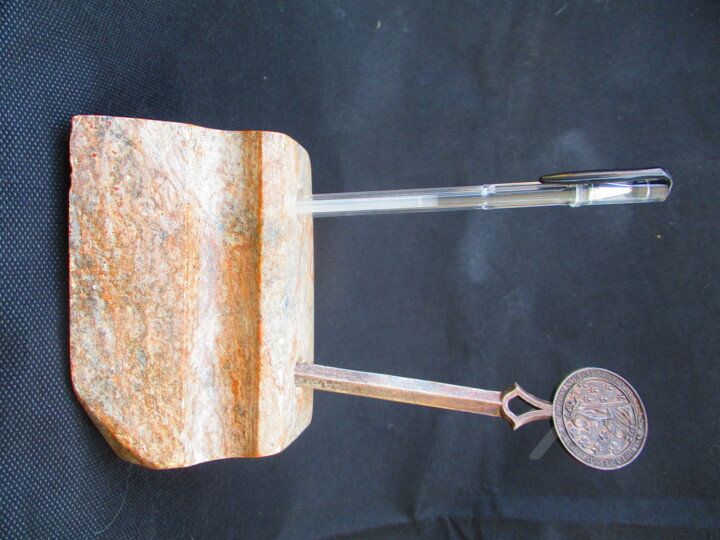 Le porte stylos 雕塑, 2x4.3 in